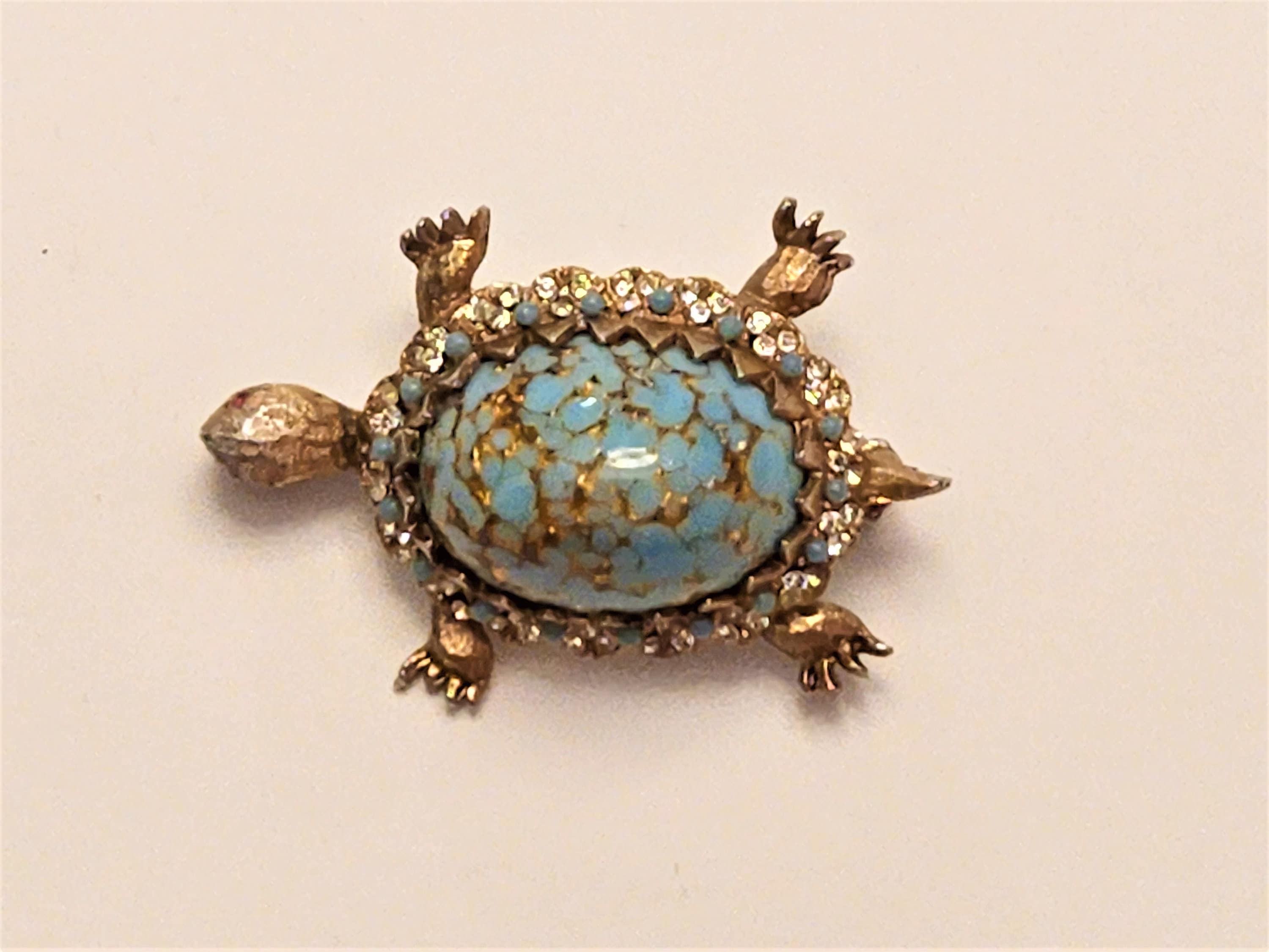 Har Brooch - Etsy