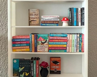Mini bookshelf: standard. With mini books of your choice! 3D printed