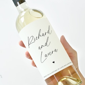 Etiquette de vin de fiançailles, cadeau de mariage personnalisé, étiquette de vin personnalisée, cadeau de fiançailles pour les couples, cadeau pour les jeunes mariés