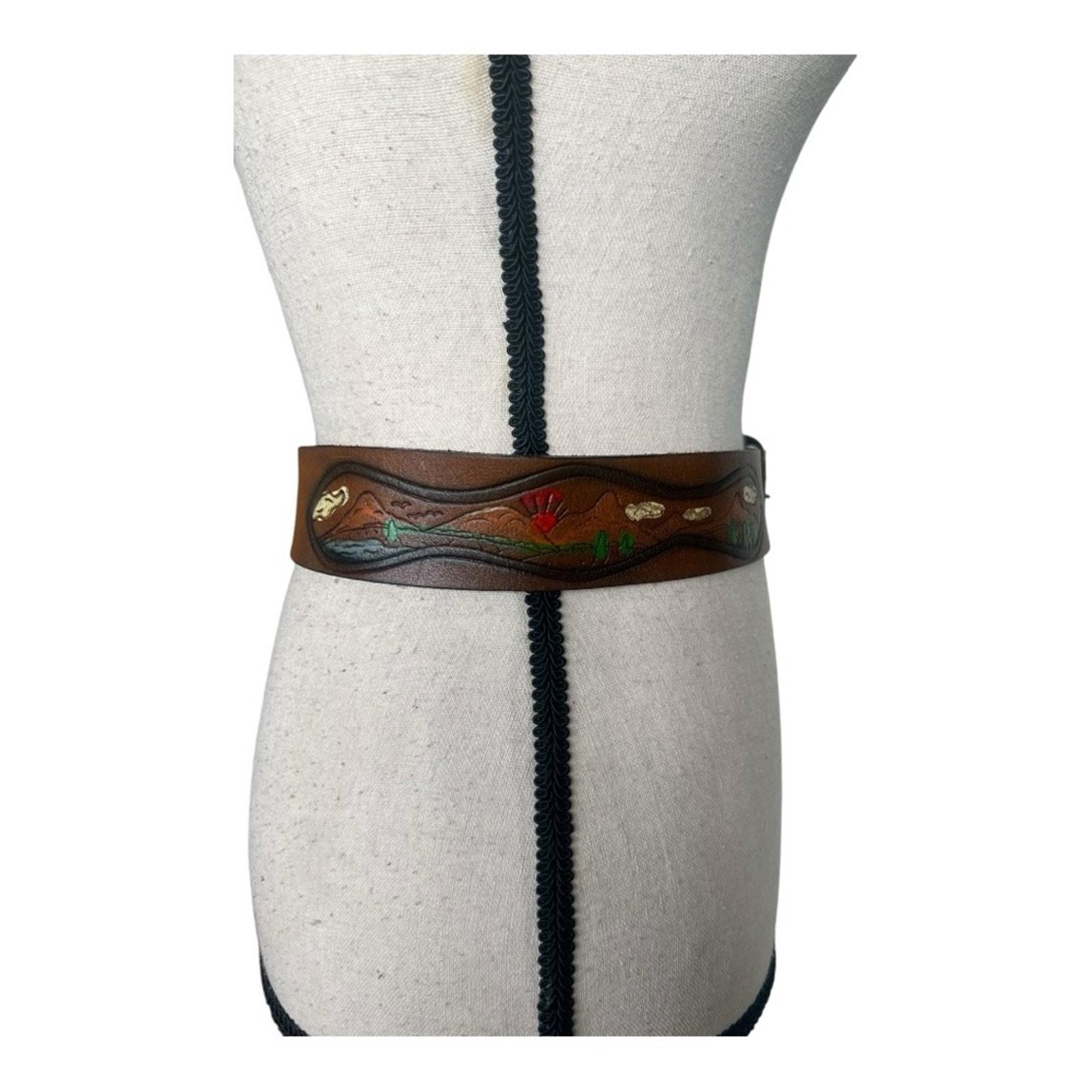 Artisan Brown Cowhide Leather Belt with Textured Surface and Classic Design Artisan Brown Cowhide Leather Belt With Textured Surface and  main image 3
