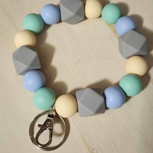 Llavero de pulsera con cuentas