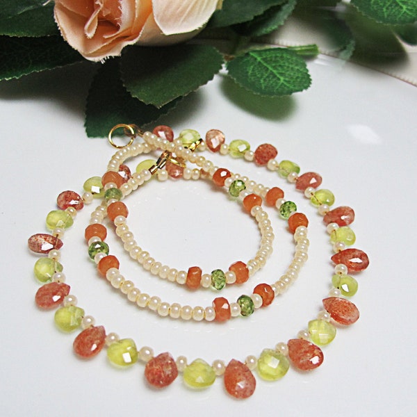 Collana in vera Vesuvianite e Pietra del Sole. Collana con perline a goccia Vesuvianite. Gioielli in pietra solare naturale. Collana con perline arancioni e verdi.