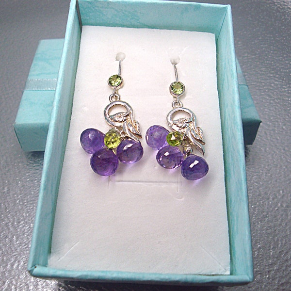 Boucles d’oreilles en grappes de raisins. Boucles d'oreilles argent en Améthyste et Peridot. Boucles d'oreilles feuille Vigne.