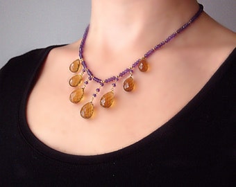 Collana con citrino e ametista color champagne, orecchini pendenti riempiti d'oro
