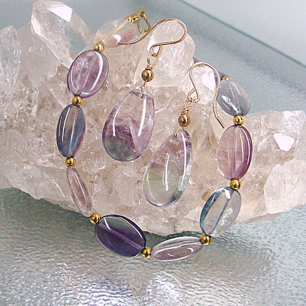 Bracelet en pierre Fluorite arc-en-ciel. Boucles d'oreilles en Fluorine. Fluorite naturelle. Fluorite arc en ciel.