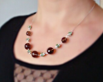 Halsband i sterlingsilver med rökkvarts och Swarovski-kristaller
