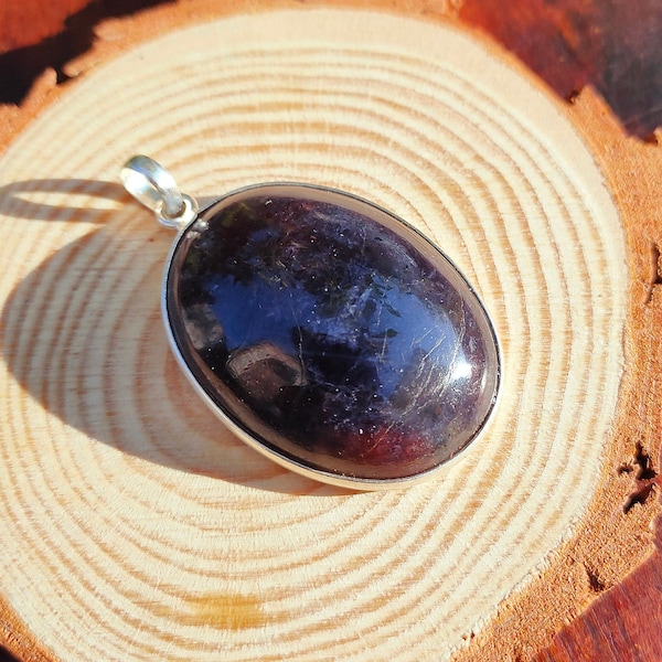 Pendentif rare en argent avec pierre de soleil Iolite, pendentif en argent sterling 925, cabochon en iolite naturel, iolite avec étincelles de pierre de soleil, pendentif en pierre précieuse