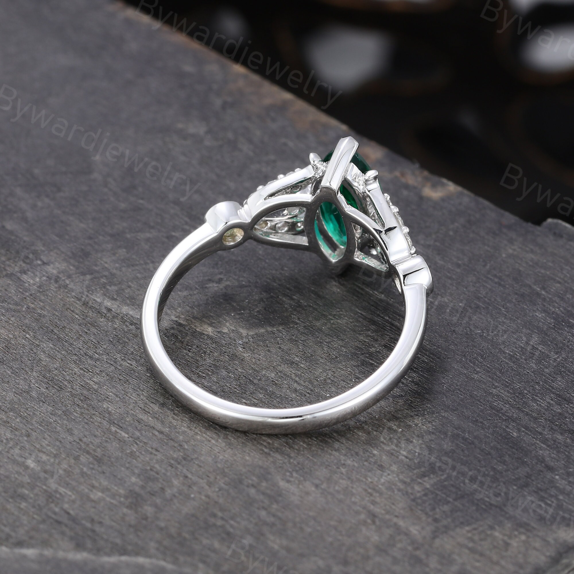 アンティーク リング　エメラルド　ダイヤ　マーキス マーキスエメラルド ダイヤモンドバンドリング EM 0.92ct D 0.38ct K18PG