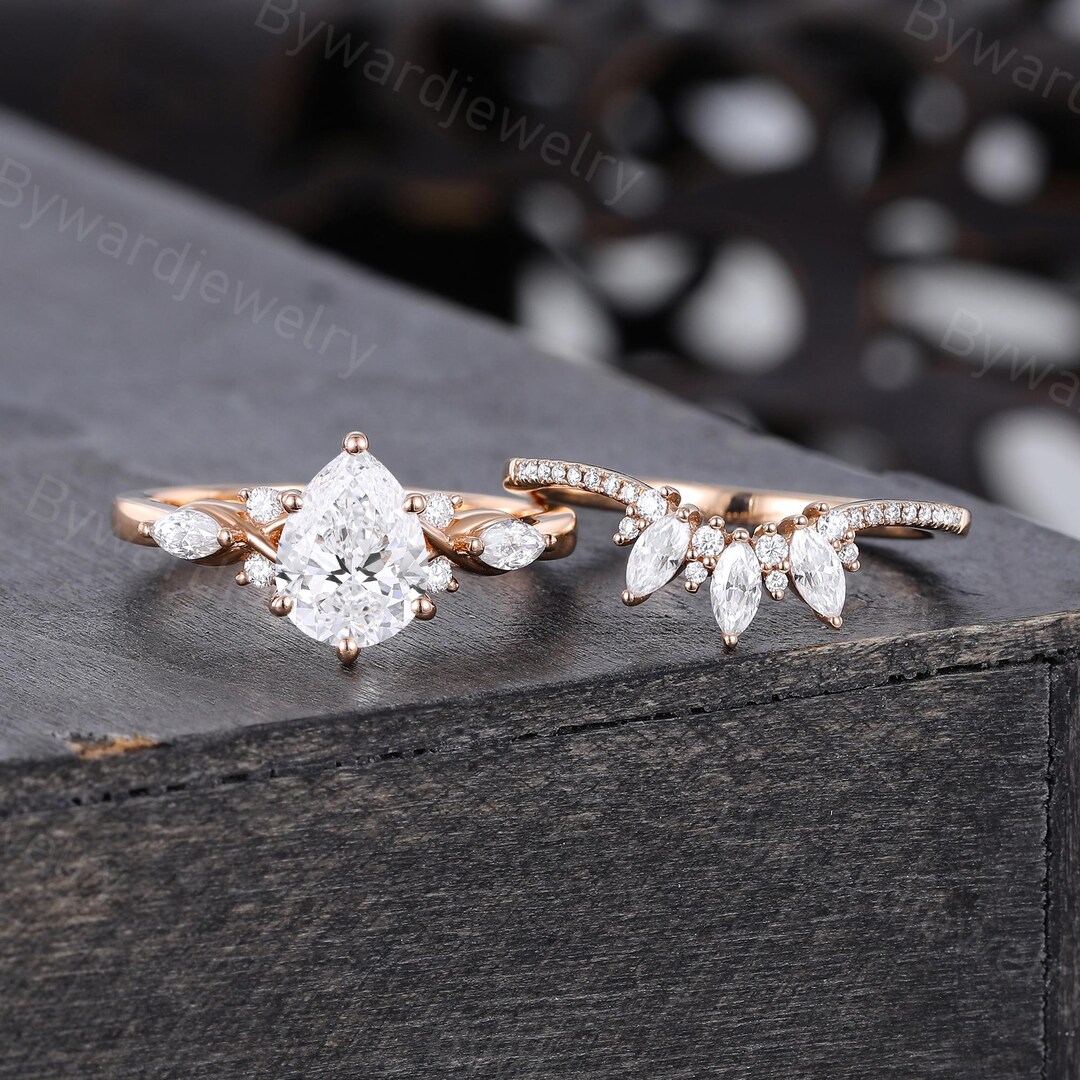 1CT Pear Shaped Lab Grown Diamond Engagement Ring Set Unique Rose Gold ...