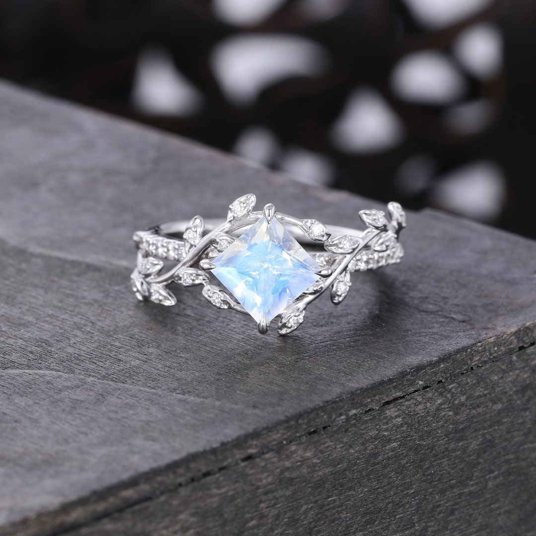 と*ん様 ダイヤモンドリング　レディース　リング　指輪　アクセサリー　証明書付き プリンセスカット ムーンストーン エンゲージリング ヴィンテージ