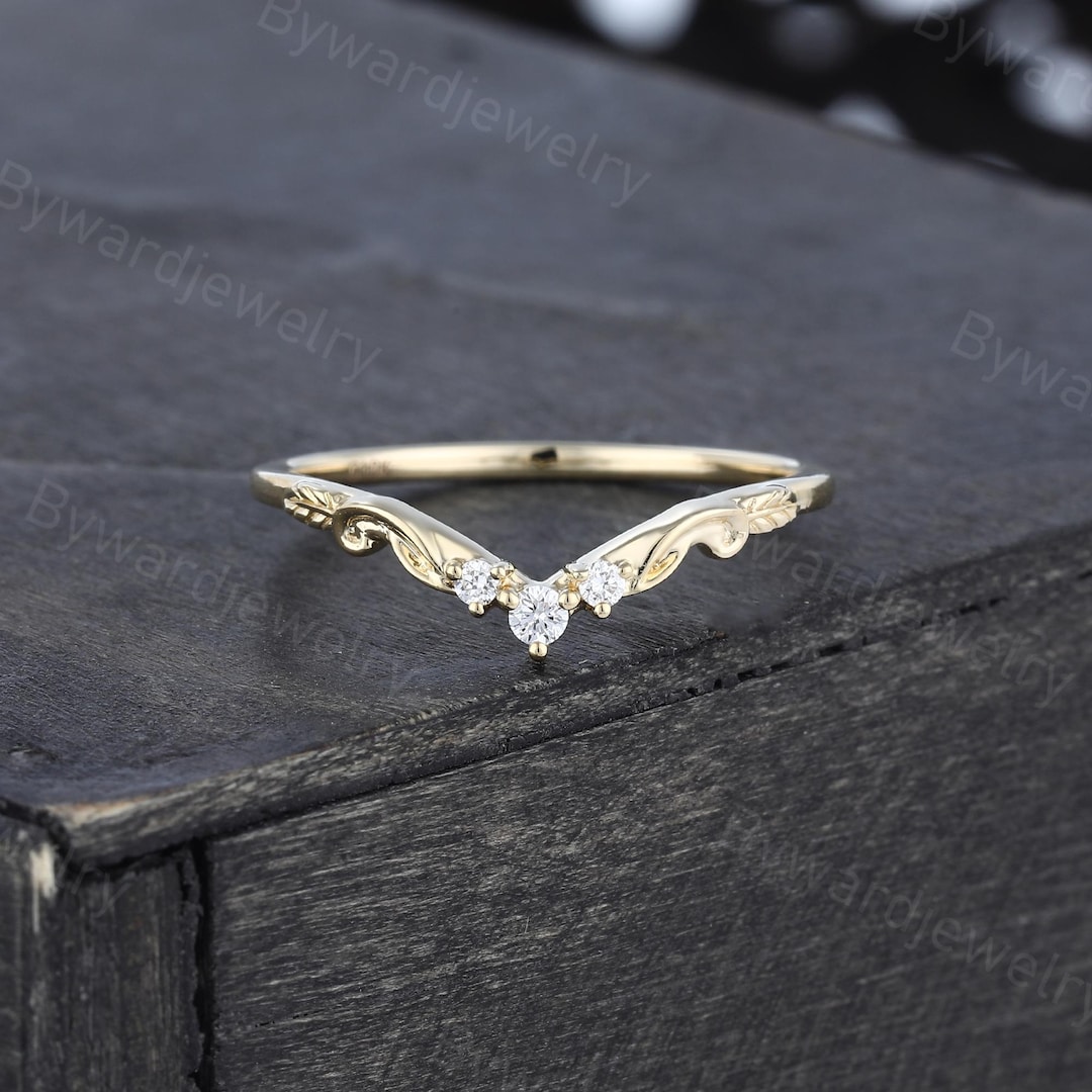 Unique Moissanite Curved Wedding Band Vintage Yellow Gold Three Stone ...