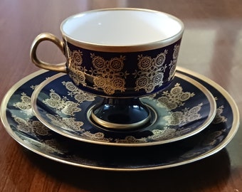 Lichte Fine China GDR Echt Kobalt 22K Gold 6 Teetassen mit Untertassen und 5 Beilagen Teller