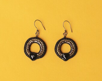 SALE / Black beaded earrings / Unusual earrings for woman / Bead embroidery earrings / Geometrical earrings / Contemporary round earrings