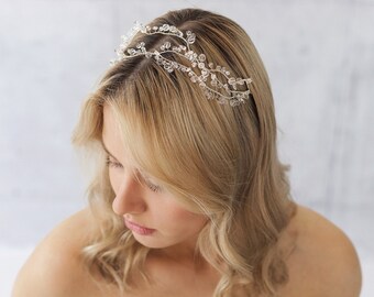 SALE / Crystal bridal hair vine / Classic bridal hair accessory for wedding / Delicate accessory for bride / Accessory for bridal hair