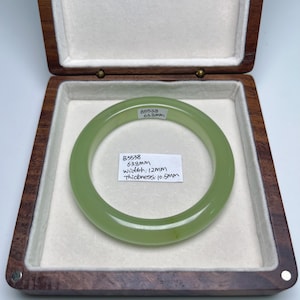 62.1 mm 本物の翡翠バングル 本物のグリーン翡翠バングル 天然