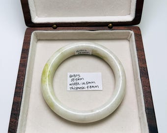 天然蛇紋翡翠バングル：本物グレードA、60.5mm - Etsy 日本