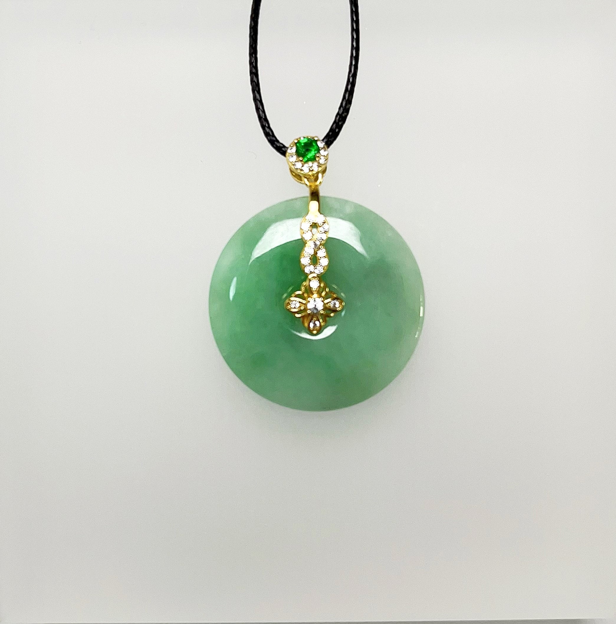 認定ツートンドーナツ彫刻翡翠ペンダントネックレス天然ビルマ翡翠本物