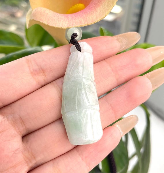 ビルマ　翡翠　ペンダント？　骨董 翡翠ペンダント 天然ビルマ産翡翠 本物 グレードA - Etsy 日本