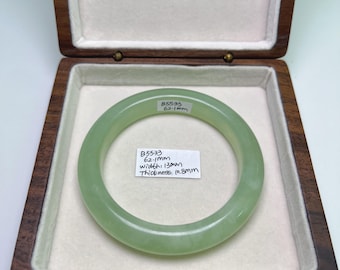 62.1 mm 本物の翡翠バングル 本物のグリーン翡翠バングル 天然