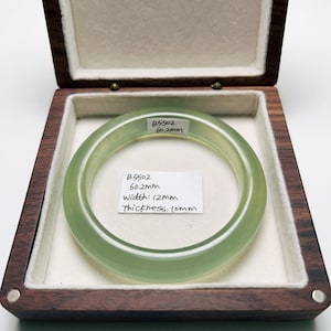 天然蛇紋翡翠バングル：本物グレードA、60.5mm - Etsy 日本