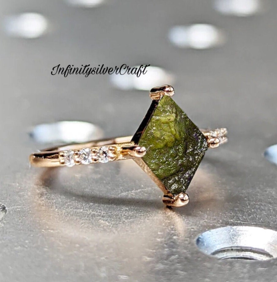 通販 Natural Moldavite Moldavite Ring Moldavite Rough Ring Silver アクセサリー