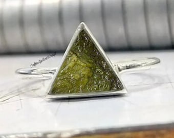 Natürlicher Moldavit Silberring rauer Moldavit Ring Dreieck-Ring Moldavit Meteorit Ring Natürliches rohes Moldavit Edelstein-Jubiläumsgeschenk