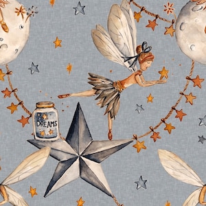 Könnte beinhalten: Aquarellillustration einer Fee, die nach Sternen greift, mit einem Glas mit der Aufschrift "DREAMS" auf einem Stern. Das Bild zeigt ein himmlisches Thema mit Monden, Sternen und einer Fee in einem Tutu vor hellblauem Hintergrund.