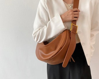 Sac à bandoulière en cuir souple, sac à bandoulière Half Moon, sac à main en cuir pour femme, sac de poitrine minimaliste, sac crossbody en cuir, cadeau pour elle