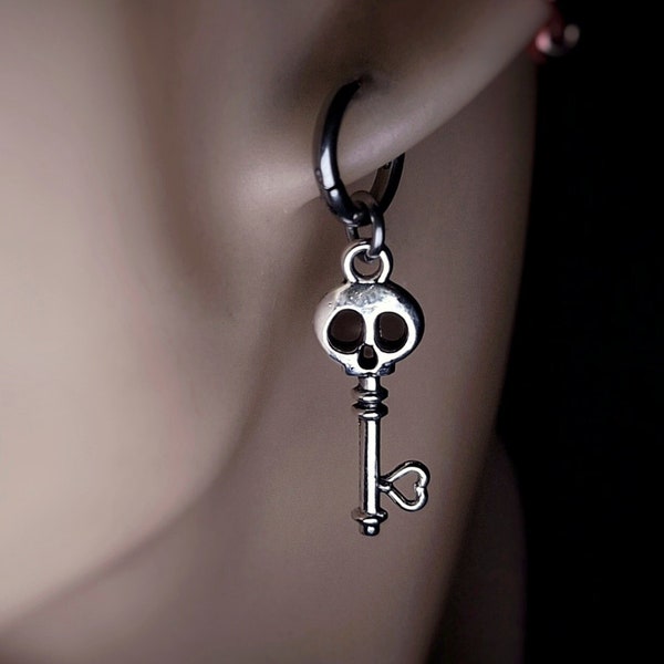 Skeleton Key Gothic Silver Dangle Earrings, Spooky Halloween Skeleton Earrings,Skull Dangle Drop Womens Earring,Goth Earrings Halloween Gift