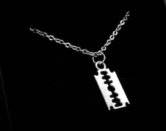 Gothic Silver Razor Necklace Unique Gothic Alternative Jewellery Necklace, for women. Silver Gothic Pendant Chain Alternative Jewellery