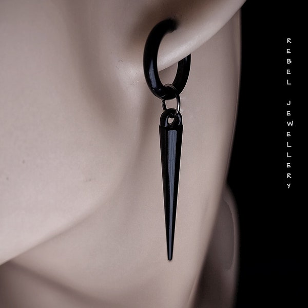 Ensemble de boucles d'oreilles alternatives noires gothiques créoles à pointes et rivets, boucles d'oreilles punk emo gothiques, créoles en acier noir pendantes avec pointes breloques pour homme et femme