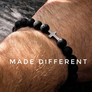 Lavasteen zwarte kralen kruisarmband voor mannen en vrouwen, lavasteenkralen, unieke sieraden, handgemaakt item, helende armband zilveren kruisbedel