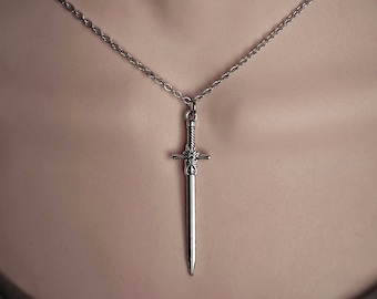 Collar de espada de plata para mujeres y hombres, collar de fuerza de espada, declaración alternativa collar de espada en miniatura gótica joyería de espada