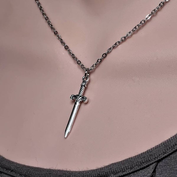 Gothic Dagger Sword Pendant Necklace For Women Silver Sword Charm Necklaces  Gothic,Emo,Punk  Silver Sword Necklace ,Unique Chain Necklace