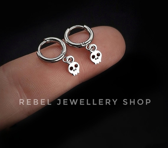 Silver Gothic Skull Hoop Earrings Dangle Dainty Goth Unique Skull Earring Set, Minimilist Cute Hoop Skull Charm Earrings Gothic Gift Dainty