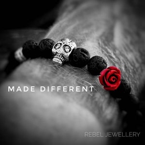 Skull bracelet for men,for women,perfect gift,beaded bracelet alternative lava stone Jewellery for men,women,punk,rock unique charm bracelet