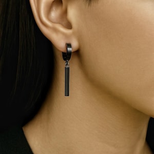Mens Dangle Drop Bar Hoop Black Earrings For Men and Women Unique Hanging Earrings Punk Dangle Designer Earings Simple Unisex Mens Huggie