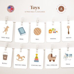 Peut inclure: Un ensemble de 16 cartes mémoire imprimables illustrant différents jouets, notamment un ours en peluche, un livre, un ballon, des blocs, un hochet, un seau, un cheval à bascule, un jouet empilable, une poussette de poupée et un train. Les cartes mémoire sont conçues pour les enfants qui apprennent à connaître les jouets.