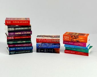 MINIATURE Sarah J. Maas Miniature Book Collection - ACOTAR, Crescent City, TOG (1/12 Scale)