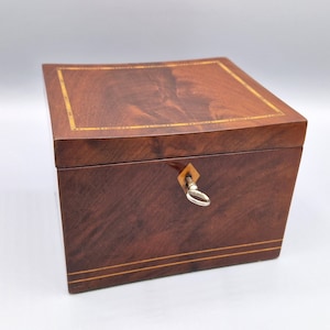 Antique Wooden Tea Caddy | 1820s | Mahogany | Home Decoration