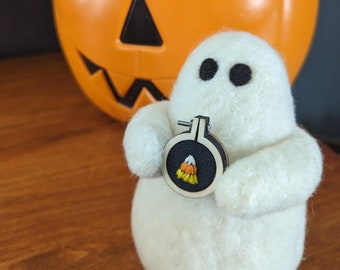 Wool Felted Ghosts | Halloween Decorations | Spooky Cute Ghosts