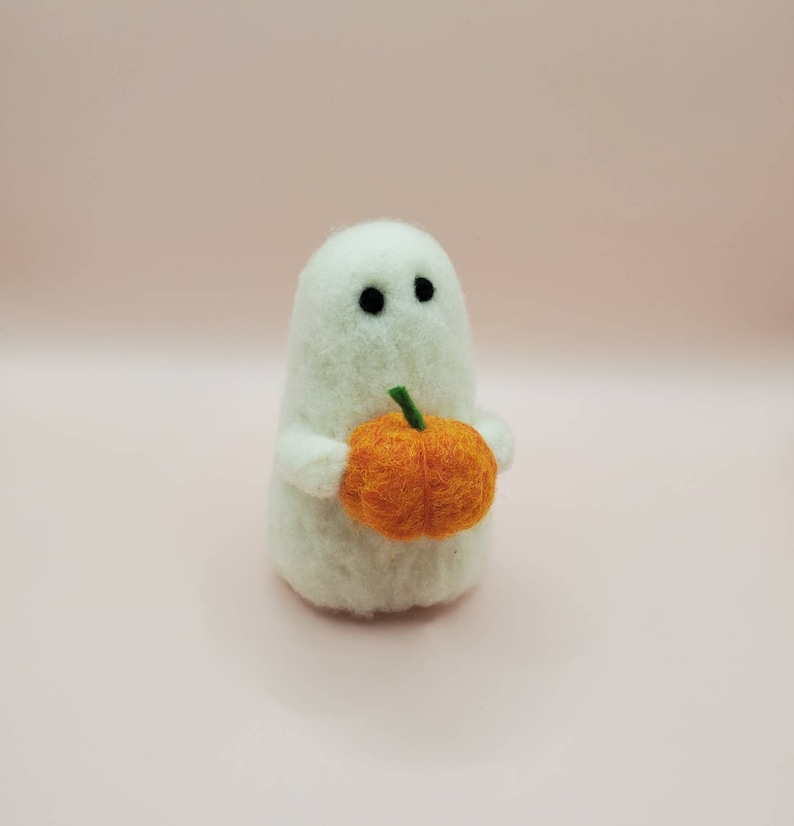 Wool Felted Ghosts with Pumpkins Halloween Decoration Set of Three zdjęcie 5