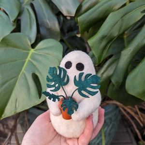 Potted Monstera Ghost| Spooky Gardener Decorations | Summer Ghosts