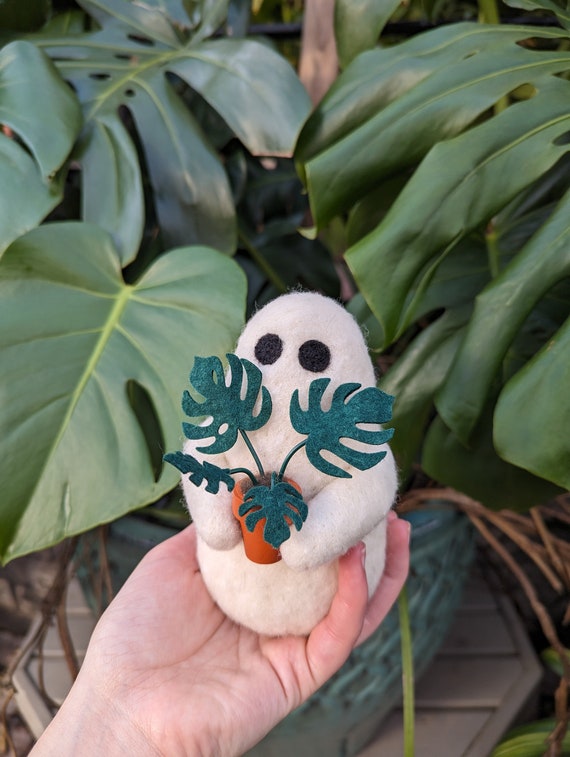 Cute Creepy Monstera Ghost Gardener Decoration for Summer Gardens