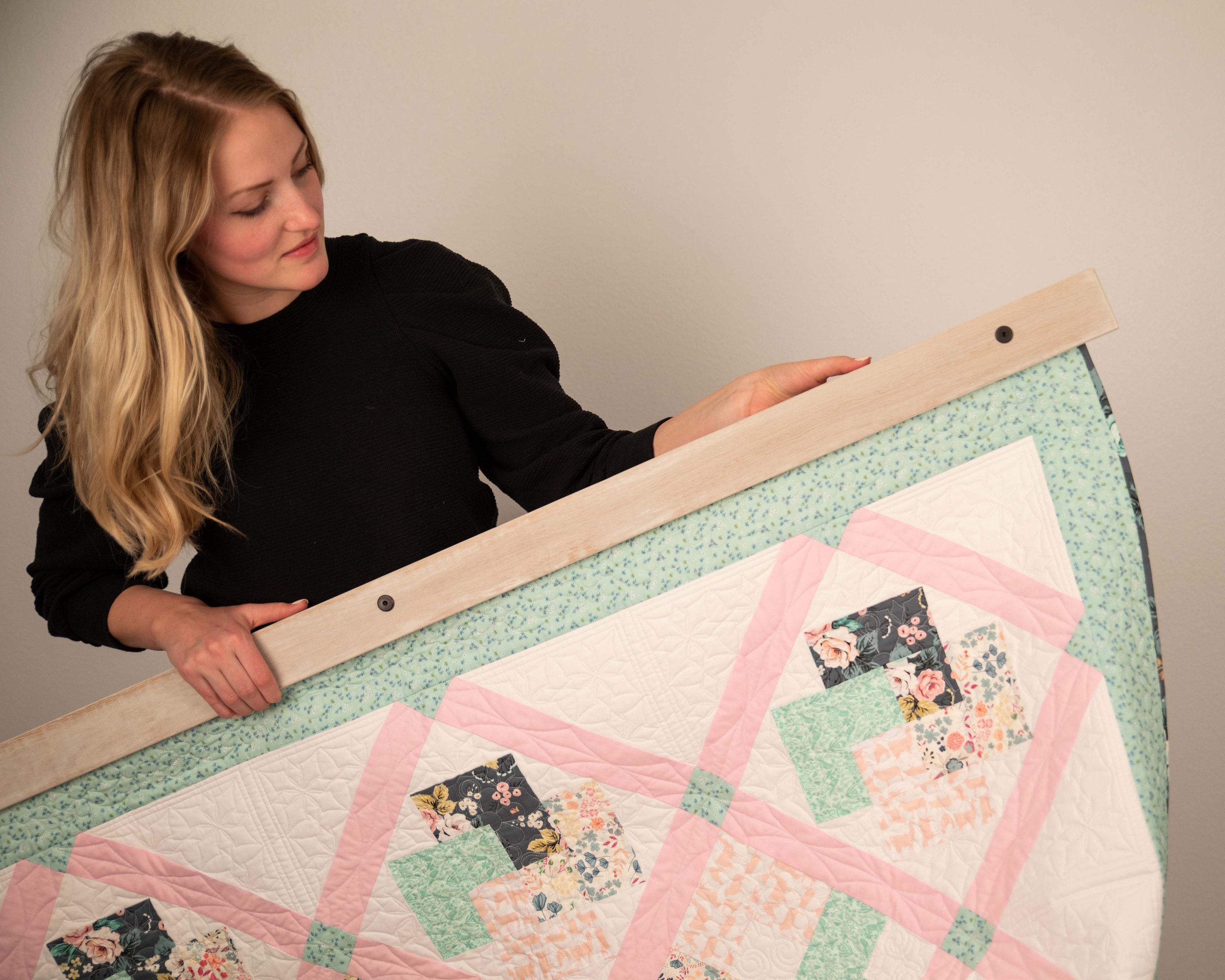 Wood Quilt Hanger in Oak Tapestry Hanger Light Gray Quilt Display