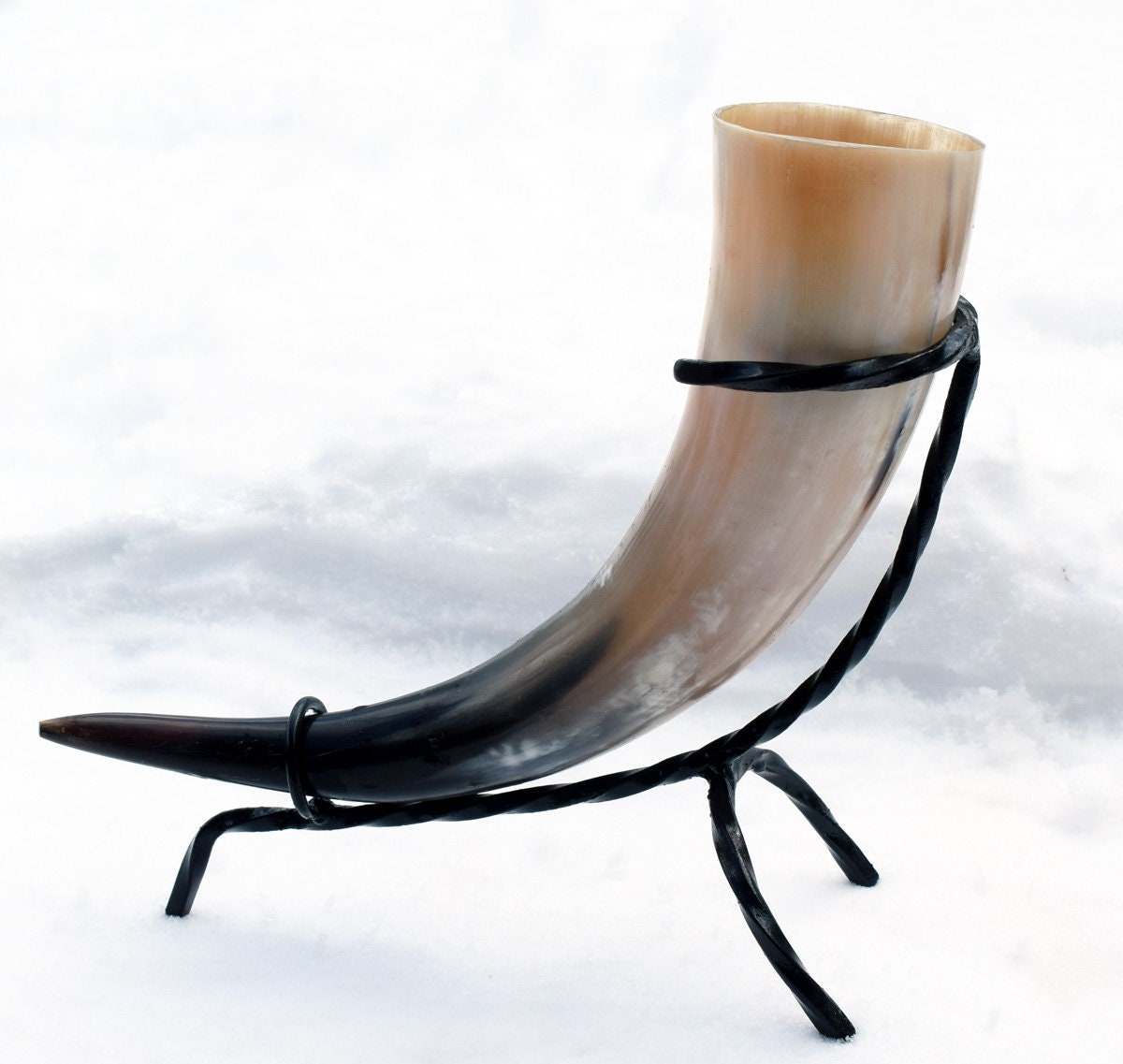 Corne à Boire 600Ml Set avec Trépied Support Metal Viking Cornes Boire.