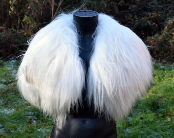 White Viking Fur Collar from thick Sheepskin. LARP Shoulder Cape, Medieval Fantasy Cloak, Barbarien, Berserker custum.