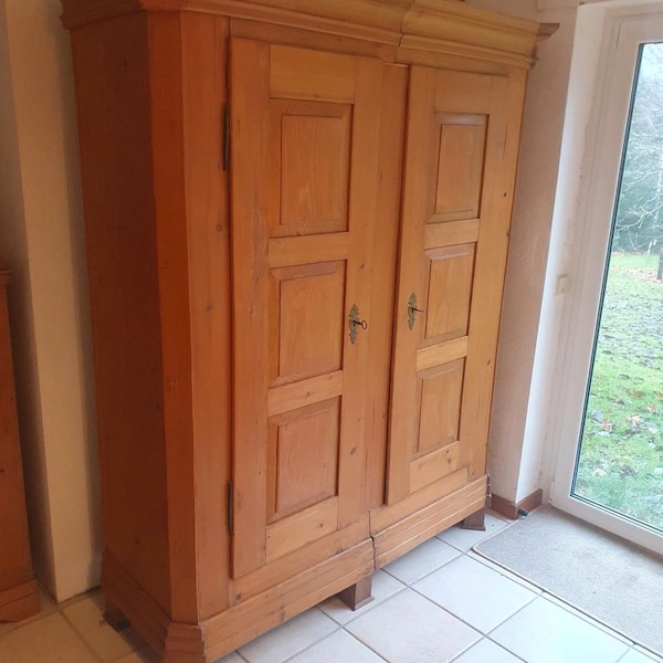 Kleiderschrank Schrank antiker Schrank Biedermeier Massivholzmöbel Antikmöbel Antiquitäten kostenlose Lieferung und Montage Möbel Massivholz