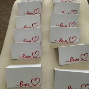 Conjunto de cartões de amor feitos à mão com 30