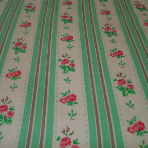 Vintage Fabric/Red Roses and Green Borders/Heavy Cotton/Four Yards Available